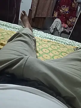 Snapshot of pussylicker9927 chatting on 06/01/26, 04:41 pussylicker9927 online show from 06/01/26, 04:41