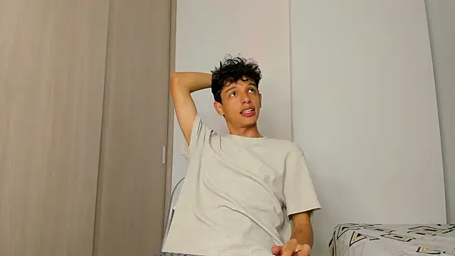 Snapshot of Maxfrost1 chatting on 02/26/26, 07:46 Maxfrost1 online show from 02/26/26, 07:46