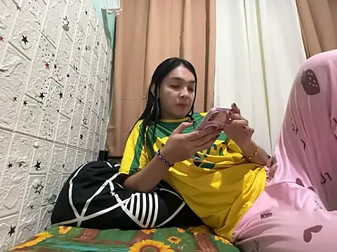 Snapshot of bigcock_farrah chatting on 02/23/26, 08:44 bigcock farrah online show from 02/23/26, 08:44