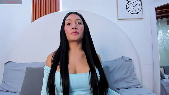 Snapshot of Violett_Rosse_ chatting on 03/13/26, 04:35 Violett Rosse online show from 03/13/26, 04:35