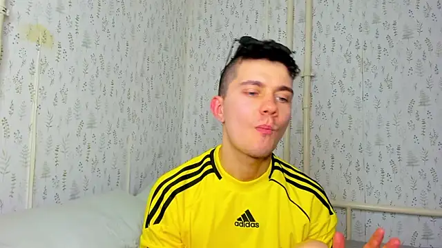 Snapshot of Tomassmitty chatting on 03/04/26, 05:19 Tomassmitty online show from 03/04/26, 05:19