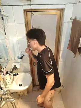 Snapshot of rdan13 chatting on 02/17/26, 01:07 rdan13 online show from 02/17/26, 01:07