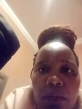 Snapshot of bigboobsy chatting on 04/25/26, 11:02 bigboobsy online show from 04/25/26, 11:02