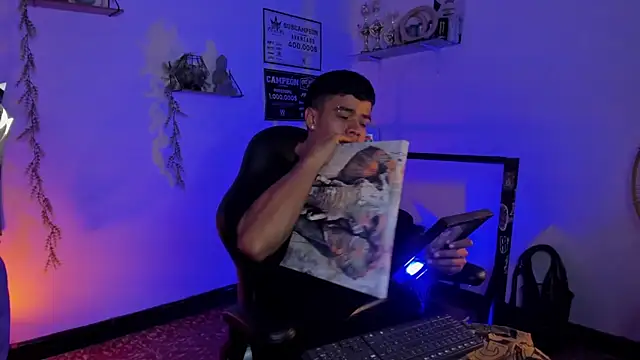 Snapshot of Rob_zaens33 chatting on 02/19/26, 02:02 Rob zaens33 online show from 02/19/26, 02:02