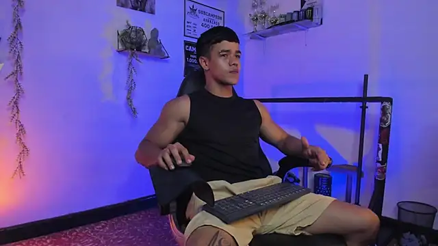 Snapshot of Rob_zaens33 chatting on 02/25/26, 12:04 Rob zaens33 online show from 02/25/26, 12:04