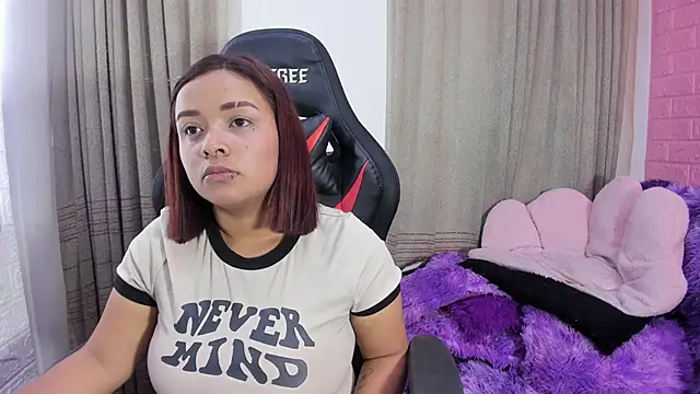 Snapshot of Sienna_Lux01 chatting on 02/25/26, 05:55 Sienna Lux01 online show from 02/25/26, 05:55