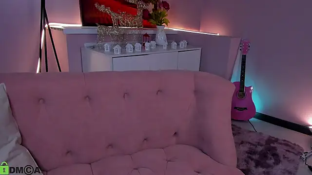 Snapshot of leylamirage chatting on 02/26/26, 12:26 leylamirage online show from 02/26/26, 12:26