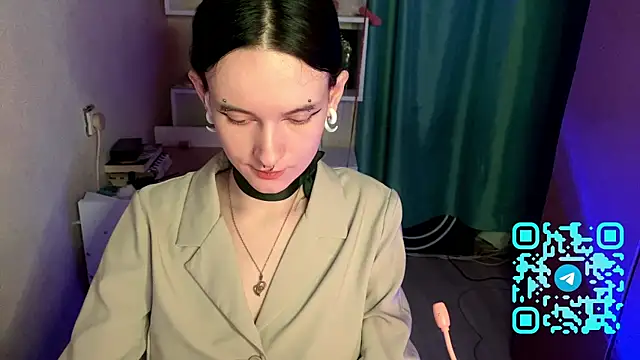 MabelDefina online show from 04/15/26, 12:01