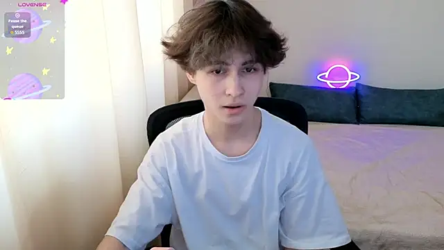 Snapshot of _LukaHayes_ chatting on 04/02/26, 04:04 LukaHayes online show from 04/02/26, 04:04