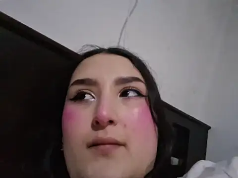 Snapshot of zoe_moon__ chatting on 06/14/26, 12:07 zoe moon online show from 06/14/26, 12:07