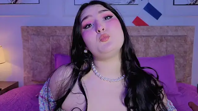 Snapshot of zoe_moon__ chatting on 07/05/26, 02:35 zoe moon online show from 07/05/26, 02:35