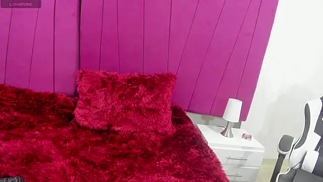 Snapshot of isabella_barbie chatting on 02/17/26, 06:10 isabella barbie online show from 02/17/26, 06:10