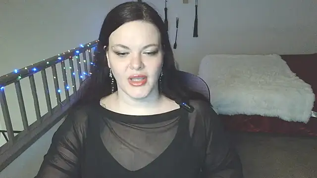 Snapshot of VixieNyx chatting on 03/07/26, 02:08 VixieNyx online show from 03/07/26, 02:08