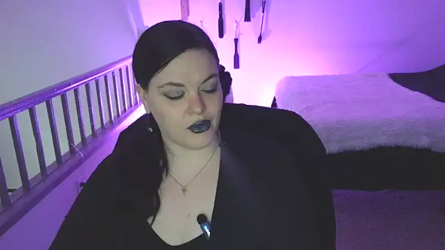 Snapshot of VixieNyx chatting on 03/31/26, 03:56 VixieNyx online show from 03/31/26, 03:56