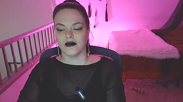 Snapshot of VixieNyx chatting on 04/15/26, 03:08 VixieNyx online show from 04/15/26, 03:08