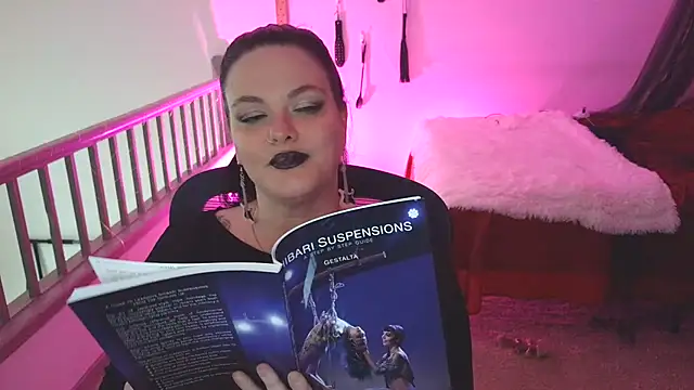 Snapshot of VixieNyx chatting on 04/15/26, 07:58 VixieNyx online show from 04/15/26, 07:58