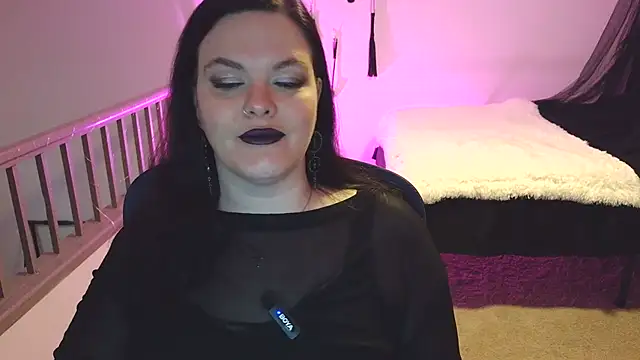 Snapshot of VixieNyx chatting on 04/21/26, 02:56 VixieNyx online show from 04/21/26, 02:56