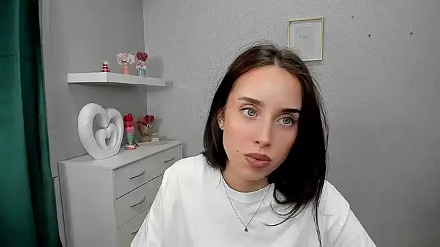 AdeleSolo online show from 04/07/26, 05:41