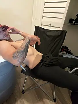 Snapshot of Alejandrosolerxxx chatting on 02/18/26, 04:19 Alejandrosolerxxx online show from 02/18/26, 04:19