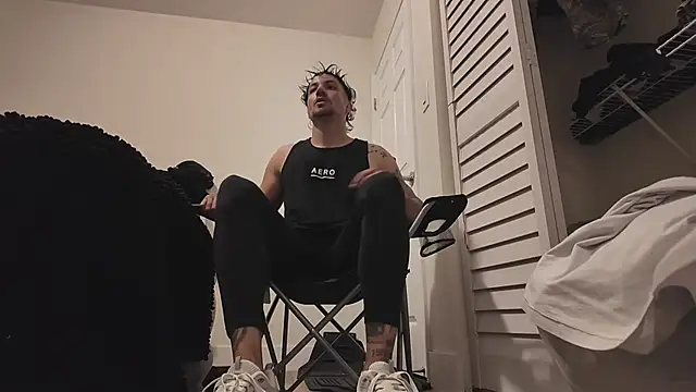 Snapshot of Alejandrosolerxxx chatting on 02/24/26, 01:14 Alejandrosolerxxx online show from 02/24/26, 01:14