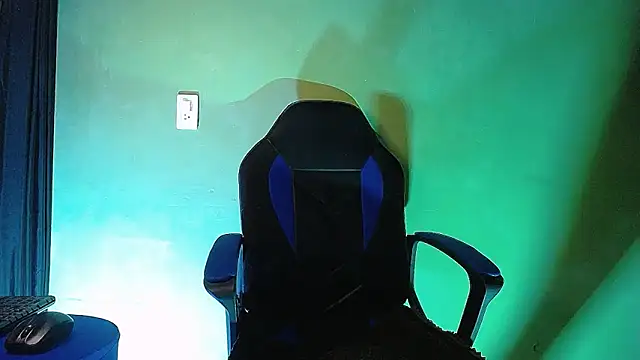 Uriel Ray  online show from 02/24/26, 10:41