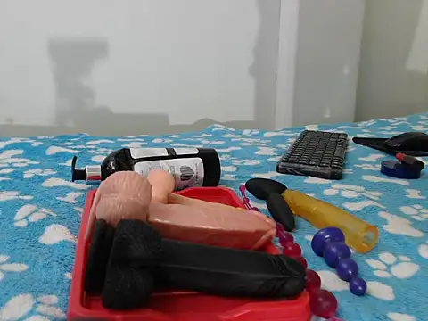 skinnysexy18 online show from 06/14/26, 07:49