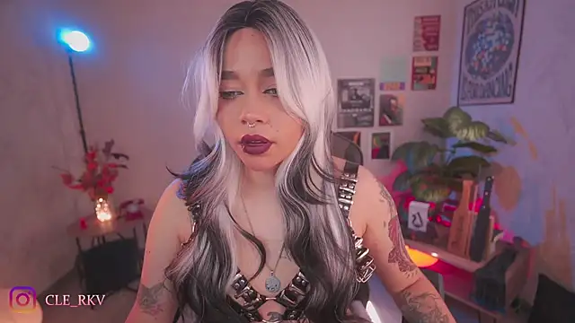 violette clerk1  online show from 03/31/26, 07:47