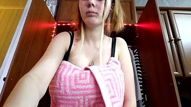 VictoriaDeese online show from 03/12/26, 09:15