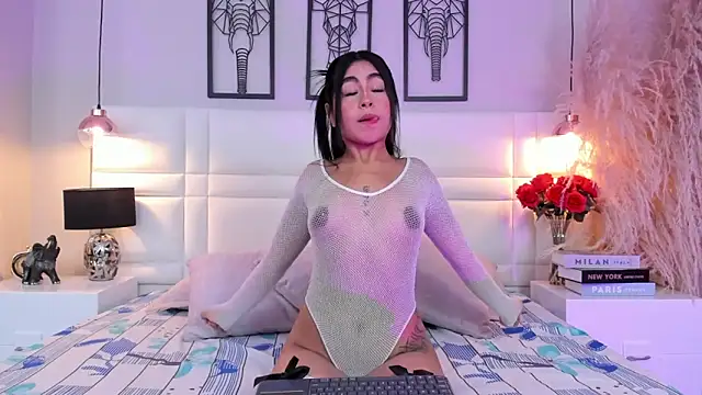 Mia Bailey  online show from 03/05/26, 03:24