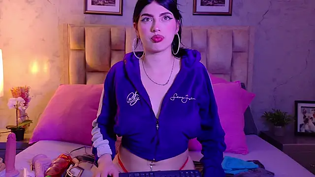 IsabellaRossi online show from 04/30/26, 05:36
