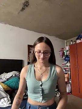 Snapshot of Aria__Rousse03 chatting on 03/12/26, 02:01 Aria Rousse03 online show from 03/12/26, 02:01