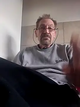 Snapshot of Costy601 chatting on 04/10/26, 02:55 Costy601 online show from 04/10/26, 02:55