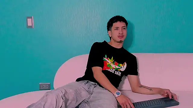 Snapshot of Youdoll_ chatting on 02/26/26, 01:32 Youdoll online show from 02/26/26, 01:32