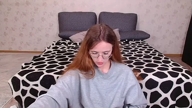 Snapshot of miay_here_ chatting on 05/28/26, 04:48 miay here online show from 05/28/26, 04:48
