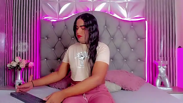 Snapshot of Valentina-Nova- chatting on 04/26/26, 03:37 Valentina-Nova- online show from 04/26/26, 03:37