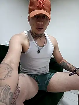 Snapshot of Valentino_dominusSex chatting on 03/19/26, 11:31 Valentino dominusSex online show from 03/19/26, 11:31