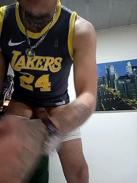 Snapshot of Valentino_dominusSex chatting on 04/04/26, 09:01 Valentino dominusSex online show from 04/04/26, 09:01