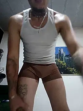 Snapshot of Valentino_dominusSex chatting on 04/16/26, 08:42 Valentino dominusSex online show from 04/16/26, 08:42