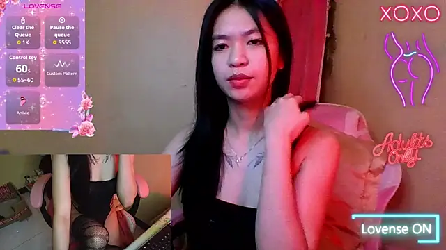 Snapshot of Luna_Moonfang chatting on 05/27/26, 12:51 Luna Moonfang online show from 05/27/26, 12:51