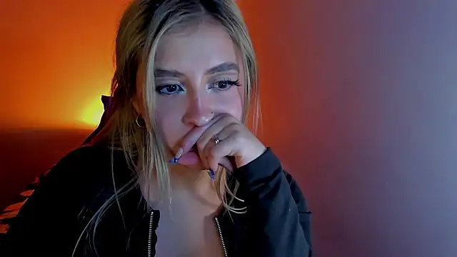 Snapshot of saradiazxxx chatting on 03/29/26, 08:36 saradiazxxx online show from 03/29/26, 08:36