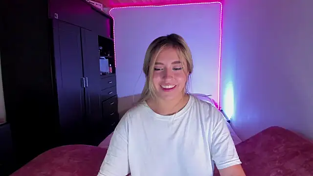 Snapshot of saradiazxxx chatting on 04/11/26, 05:12 saradiazxxx online show from 04/11/26, 05:12