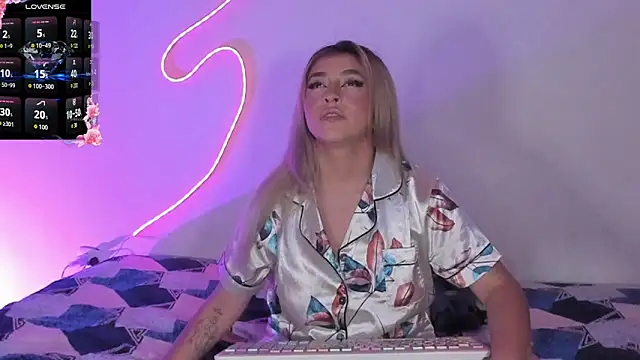 saradiazxxx online show from 05/25/26, 08:09