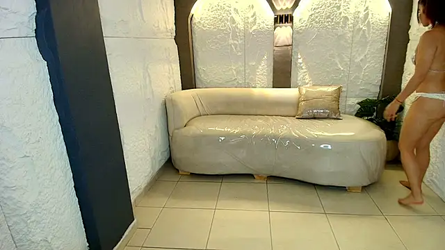 Snapshot of Elizabeth__r chatting on 02/26/26, 03:05 Elizabeth r online show from 02/26/26, 03:05