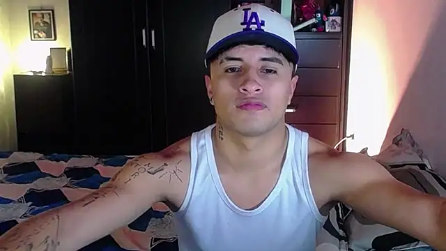 Snapshot of Jhon_Sara chatting on 03/08/26, 02:43 Jhon Sara online show from 03/08/26, 02:43