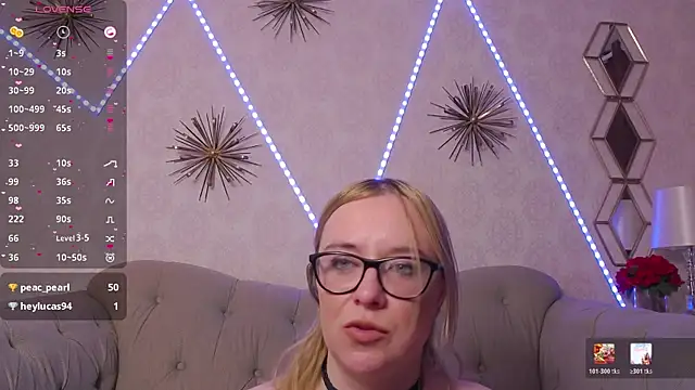 Snapshot of MaddyVelvet chatting on 04/01/26, 04:24 MaddyVelvet online show from 04/01/26, 04:24