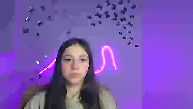Snapshot of KissMeJulia chatting on 04/18/26, 05:50 KissMeJulia online show from 04/18/26, 05:50
