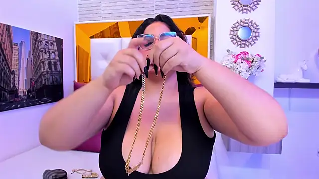 Snapshot of _Rachel- chatting on 04/08/26, 07:47 Rachel- online show from 04/08/26, 07:47