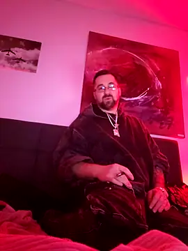 Snapshot of LargeLith chatting on 02/25/26, 12:09 LargeLith online show from 02/25/26, 12:09