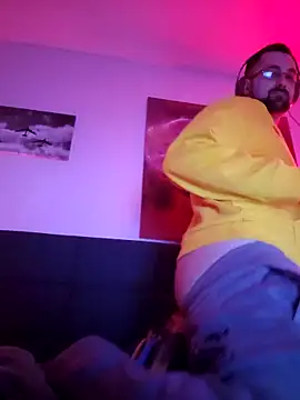 Snapshot of LargeLith chatting on 02/26/26, 12:31 LargeLith online show from 02/26/26, 12:31