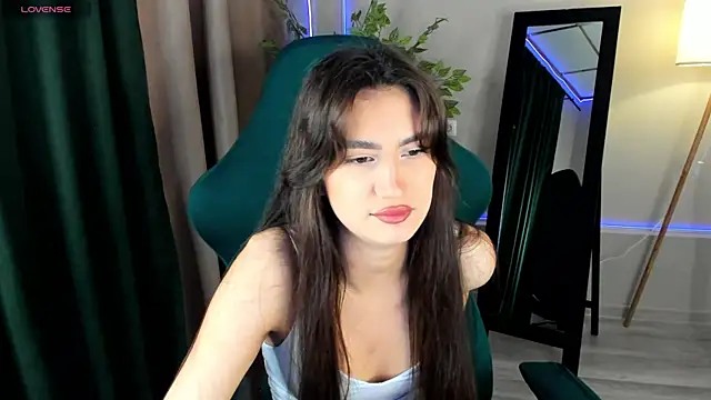 Snapshot of Adele_Lanea chatting on 05/29/26, 12:30 Adele Lanea online show from 05/29/26, 12:30